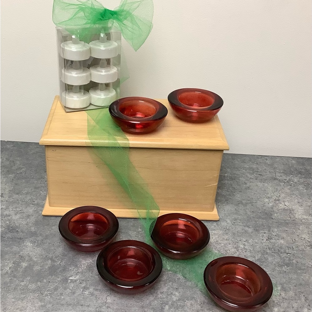 💲Sale Holiday Time Tealight holders with package of six tealights